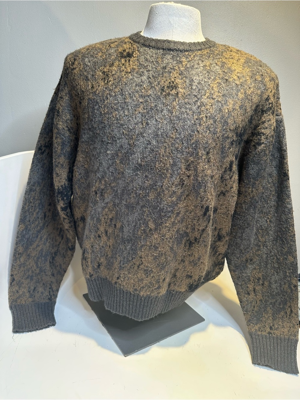 Cotton On Men's Crewneck Sweater in Gray and Brown Marled Knit EUC US S